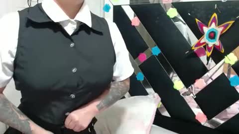 daphne877046 online show from September 18, 11:09 pm