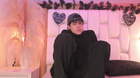 daphne_and_roger online show from April 4, 11:06 am