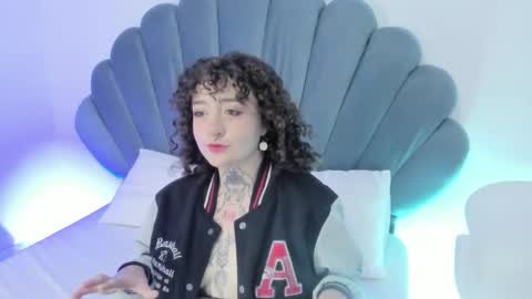 DaphneBlunt online show from December 1, 7:45 pm