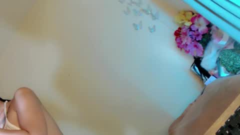 Angel Condensada online show from February 9, 8:43 am