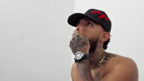 darianfx01 online show from April 25, 6:04 am