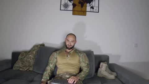 dariomuscle1993 online show from January 16, 10:19 pm