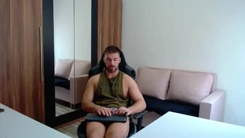 darius_94 online show from October 24, 1:23 pm