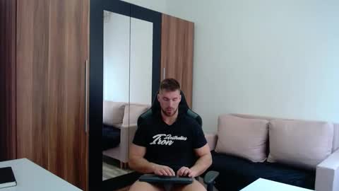 darius_94 online show from February 17, 9:52 am