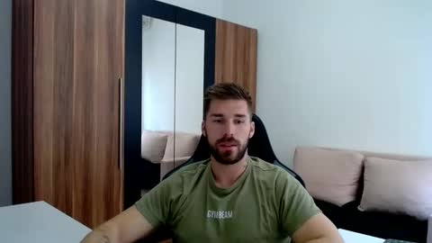 darius_94 online show from June 7, 9:25 am