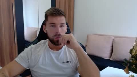 darius_94 online show from November 30, 7:59 am