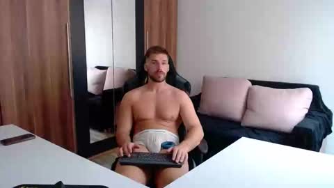darius_94 online show from September 16, 8:06 am