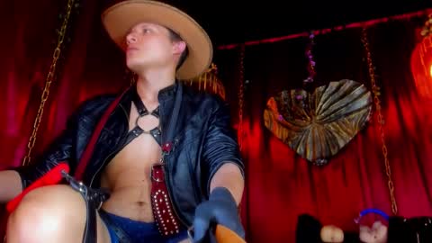 dark hunter  online show from March 6, 3:27 am