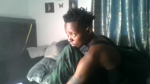 dark_mellanin online show from June 17, 11:59 am