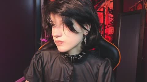 Snapshot of dark_vamp_ chatting on January 22, 12:17 pm Vamp  online show from January 22, 12:17 pm