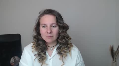 Snapshot of darklure_ chatting on November 1, 6:40 pm Anna online show from November 1, 6:40 pm