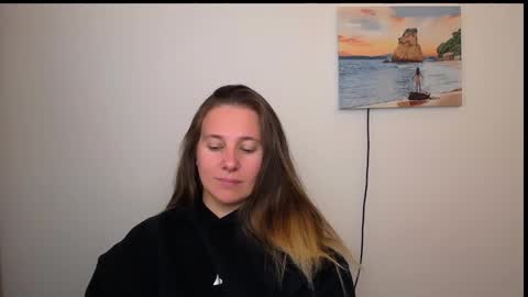 Snapshot of darklure_ chatting on September 26, 2:03 pm Anna online show from September 26, 2:03 pm