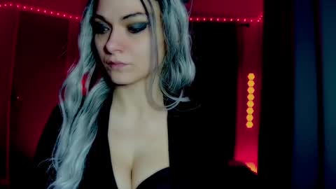 roseredgoddess online show from May 28, 3:26 am