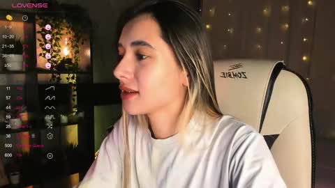 Belle online show from November 16, 5:42 am