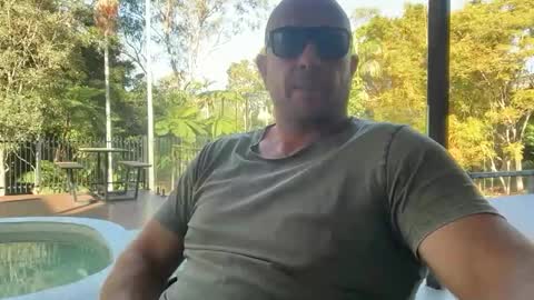 dartanian0001 online show from September 15, 6:04 am