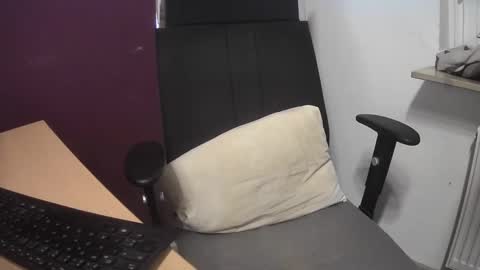 Snapshot of dauergeiil chatting on February 16, 11:27 am dauergeiil online show from February 16, 11:27 am