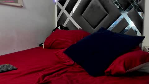 Twitter davidsanctum online show from February 20, 4:36 pm