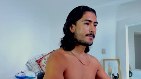 Snapshot of david_johnson372 chatting on October 23, 12:39 pm Hey im David that loves to explore and speak their fantasies. Very open talktative and nice. Feel free to chat with me online show from October 23, 12:39 pm