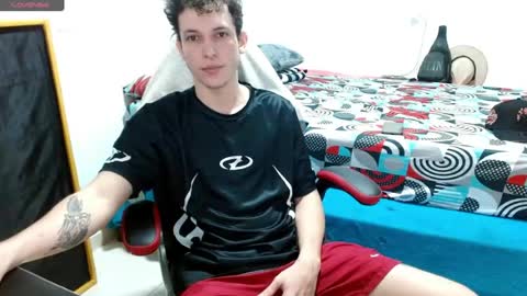 davidsalazar33 online show from April 26, 11:24 pm