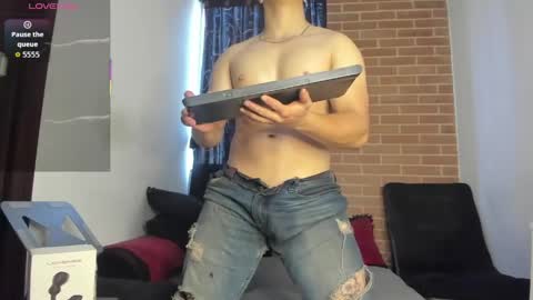 davidx_x21 online show from May 30, 11:19 am