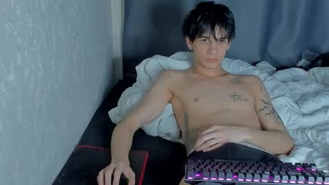 Snapshot of davisross chatting on October 29, 4:25 am davis online show from October 29, 4:25 am