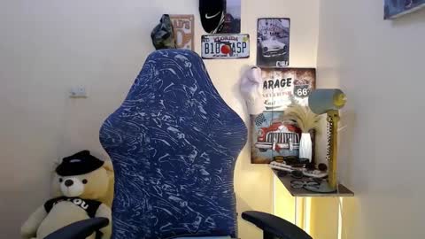 JC LOVER BOY online show from January 23, 10:33 pm