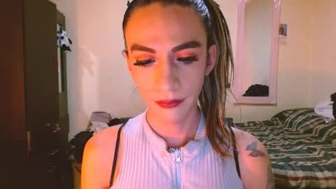 dayanna_01_ online show from May 13, 5:44 pm