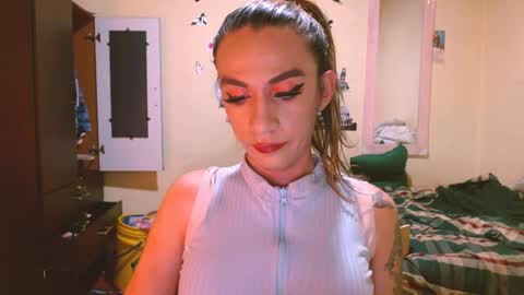 dayanna_01_ online show from May 16, 7:56 pm