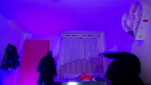  Dayis  online show from April 11, 2:05 am