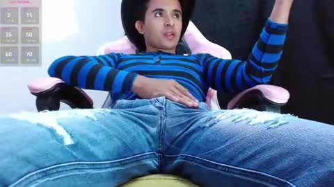 Snapshot of dayro_dduran chatting on October 5, 7:43 pm dayro_dduran online show from October 5, 7:43 pm
