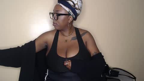 Snapshot of dchcco chatting on January 26, 1:20 am Duchess Coco - Coco Puffs online show from January 26, 1:20 am