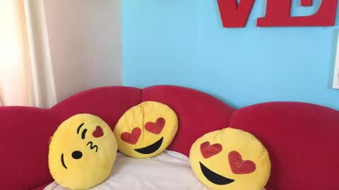 Shari online show from April 22, 4:41 am