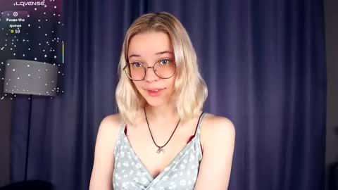 Charlie 18yo online show from November 4, 5:31 am