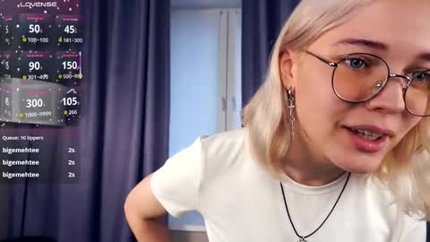 Charlie 18yo online show from November 10, 6:05 am