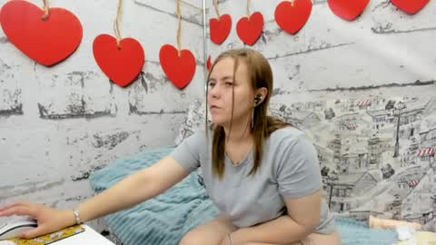 Holly online show from May 29, 2:09 am