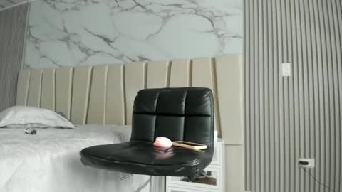 dear_lola online show from February 21, 8:12 pm