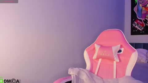 Jennifer online show from December 17, 11:22 pm