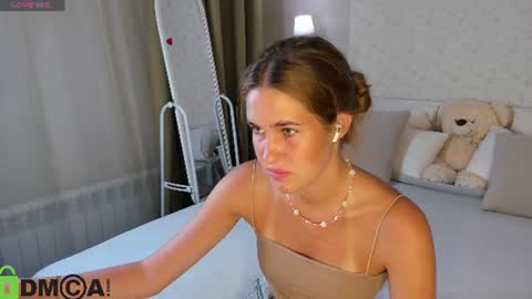 Jennifer online show from August 3, 10:27 pm
