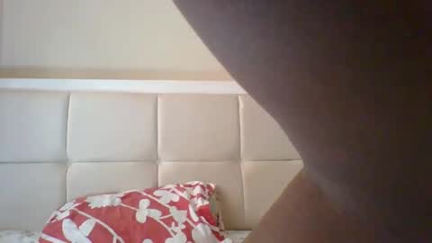 dee1234890 online show from September 24, 9:49 am