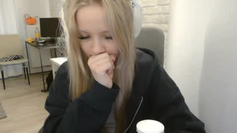 Amanda online show from June 1, 7:37 pm