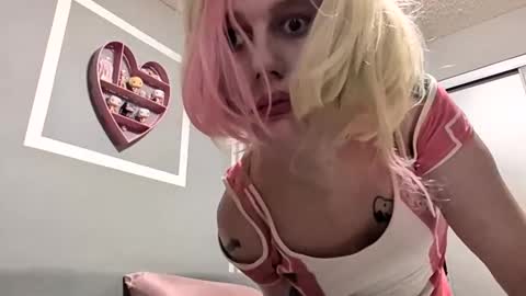 deedeequeen420 online show from February 26, 11:30 pm