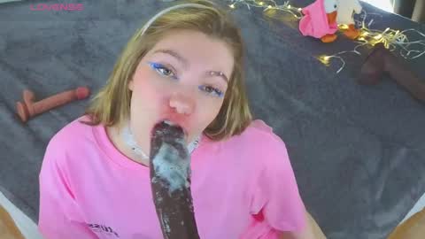 Sophie online show from April 5, 9:06 am