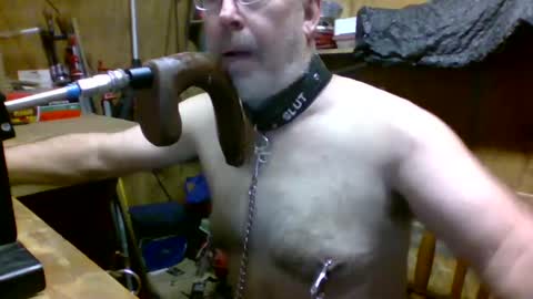 Snapshot of deepthroat227 chatting on March 3, 8:32 pm Deepthroat My Big Dildos online show from March 3, 8:32 pm