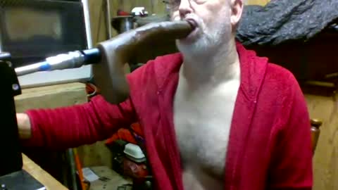 Snapshot of deepthroat227 chatting on February 16, 7:49 pm Deepthroat My Big Dildos online show from February 16, 7:49 pm