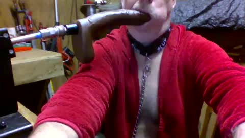 Snapshot of deepthroat227 chatting on February 27, 1:49 pm Deepthroat My Big Dildos online show from February 27, 1:49 pm
