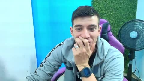 Snapshot of deiby_baby chatting on February 7, 9:58 pm DEIBY online show from February 7, 9:58 pm