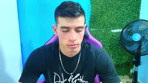 Snapshot of deiby_baby chatting on January 21, 2:22 am DEIBY online show from January 21, 2:22 am