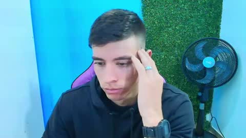 Snapshot of deiby_baby chatting on February 12, 8:29 pm DEIBY online show from February 12, 8:29 pm