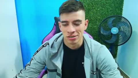 Snapshot of deiby_baby chatting on February 9, 4:57 am DEIBY online show from February 9, 4:57 am