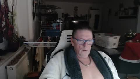 deinprinz2312 online show from January 8, 5:24 am